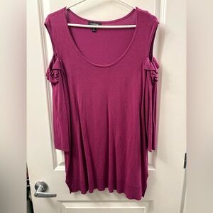 Women's Shoulder Cutout Top in Magenta